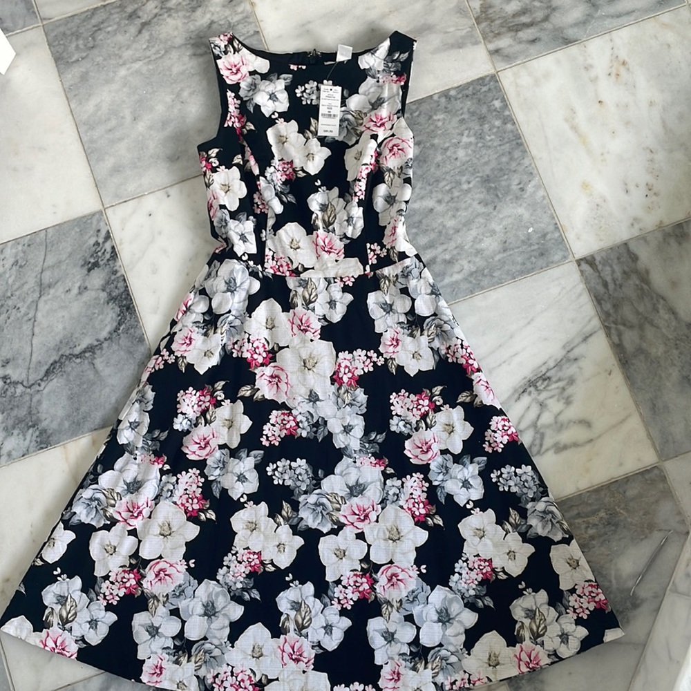 Lovely WHBM dress with pockets🥰